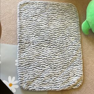 Self Heating Dog/Cat Pad Self Warming Bed Thermal Mat for Outdoor and Indoor